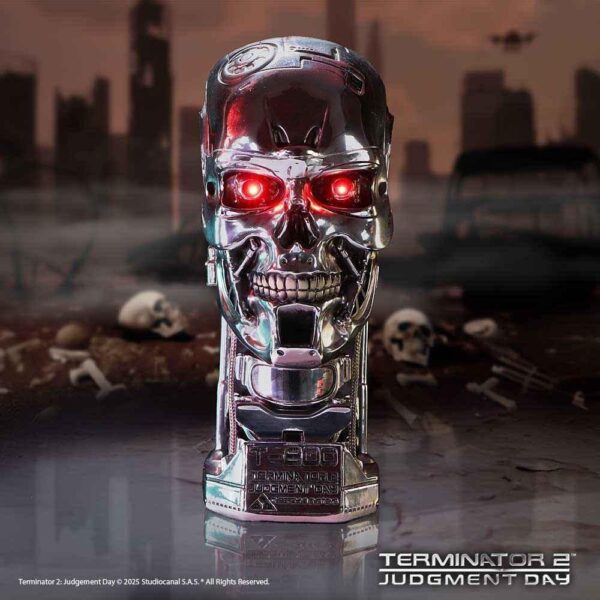 01 T-800 Terminator Light Up Figurine 21cm - Official Collectible