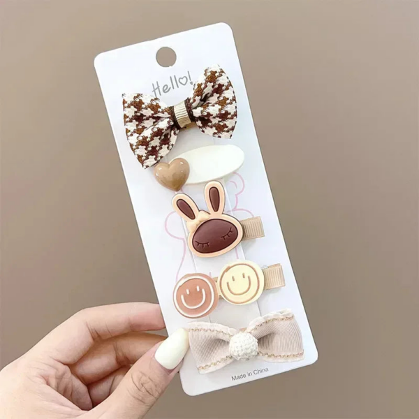 03 Cute Handmade Hair Clips for Stylish Looks