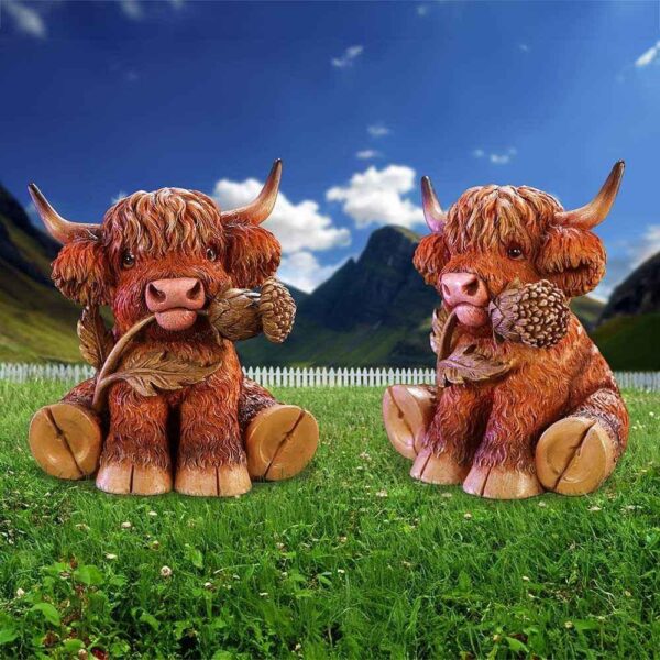 Highland Cow Thistle Figurine - Handcrafted Decor